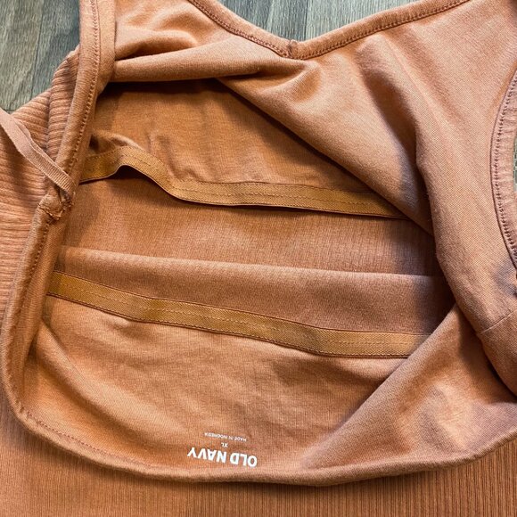 Old Navy Peach Halter Camisole Cropped Tank Size XL - Picture 4 of 7